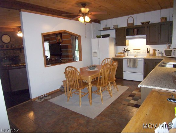 142 Rock Ridge Road Mineral Wells, WV 26150 - Photo 8 of 24