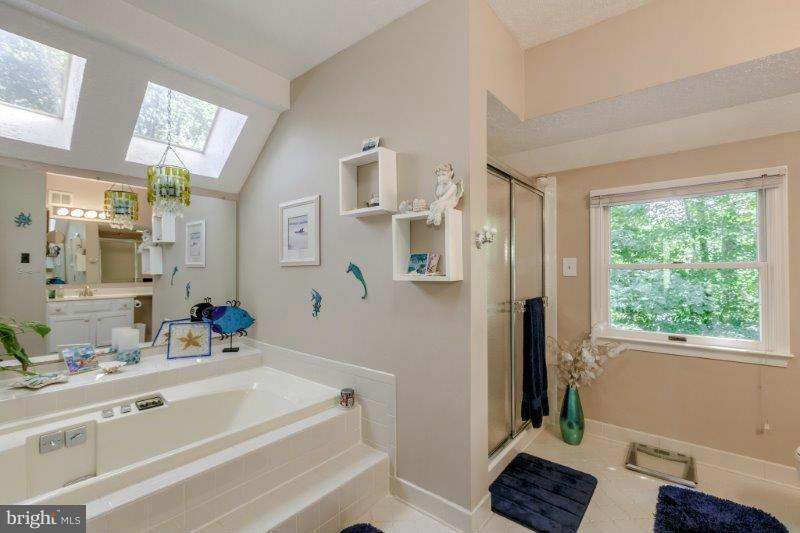 9308 Brian Run Lane Springfield, VA 22153 - Photo 13 of 30 Bath (Master)