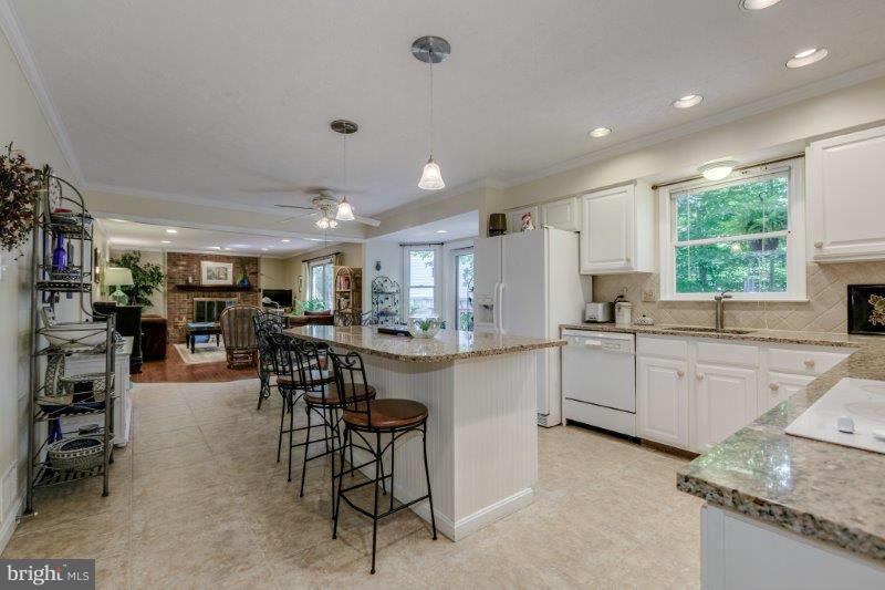 9308 Brian Run Lane Springfield, VA 22153 - Photo 7 of 30 Kitchen