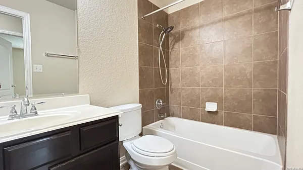 $1,695 | 346 Posey Pass, New Braunfels, TX 78132