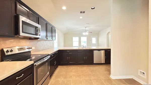 $1,695 | 346 Posey Pass, New Braunfels, TX 78132