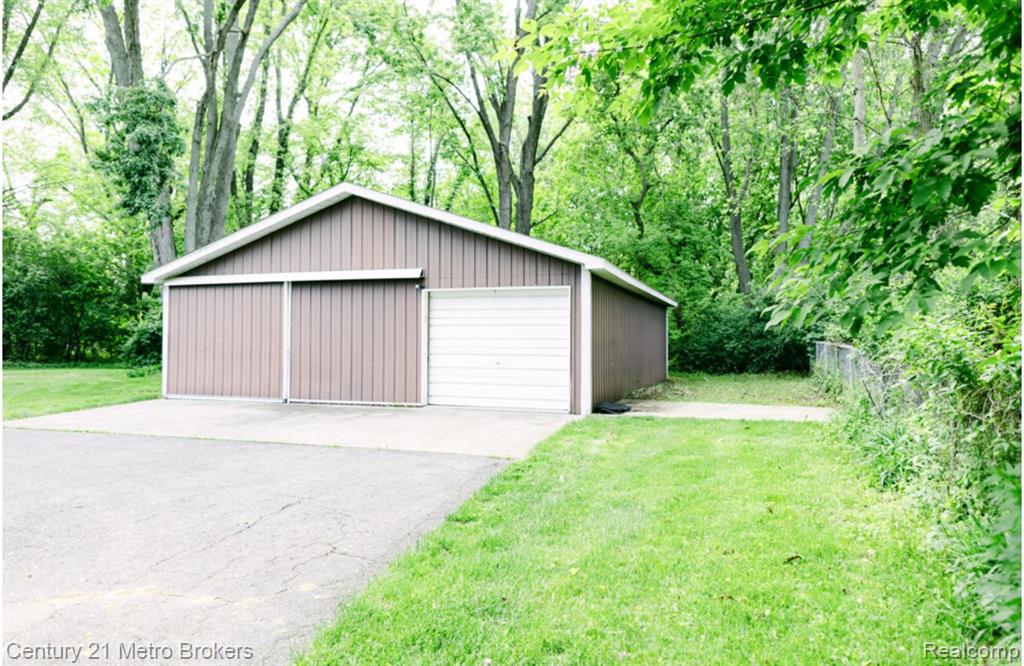 4447 East Stanley Road Genesee, MI 48437 - Photo 35 of 38