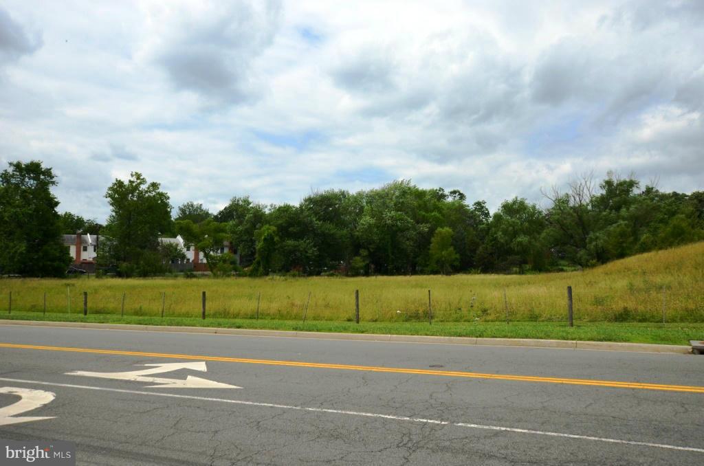 104 Dry Mill Road Southwest, Unit 203 Leesburg, VA 20175 - Photo 18 of 19 Field Next to Home