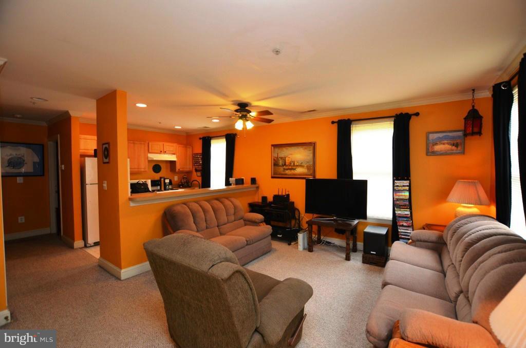 104 Dry Mill Road Southwest, Unit 203 Leesburg, VA 20175 - Photo 4 of 19 Family Room