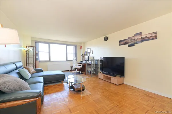$260,000 | 61-20 Grand Central Parkway, Unit A1204 | Forest Hills