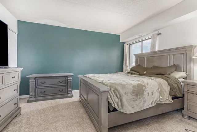 $185,000 | 1420 Woodbridge Road, Unit 1E, Joliet, IL 60436