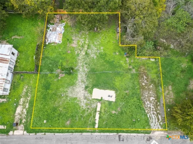 $135,000 | 138 Elm Street, Lockhart, TX 78644