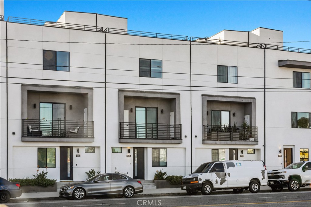 a car parked in front of a building