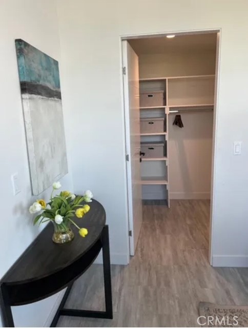 6719 Sepulveda Boulevard Van Nuys, CA 91406 - Photo 31 of 60 a area with table and flowerpot