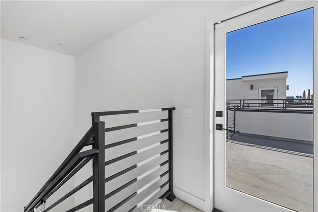 $895,888 | 6719 Sepulveda Boulevard, Van Nuys, CA 91406