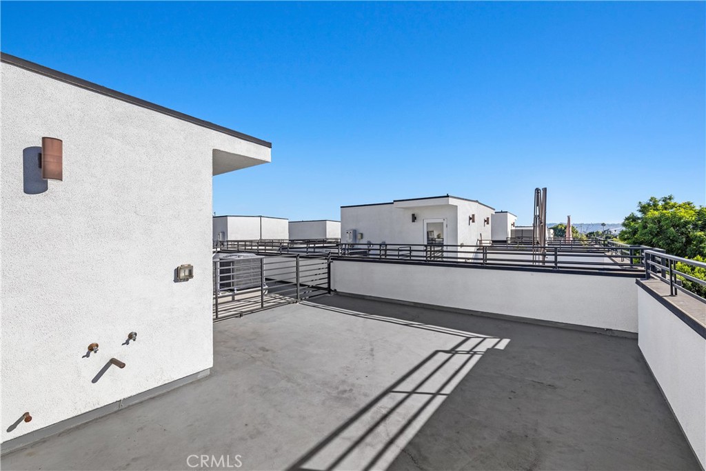 6719 Sepulveda Boulevard Van Nuys, CA 91406 - Photo 55 of 60 a view of storage and utility