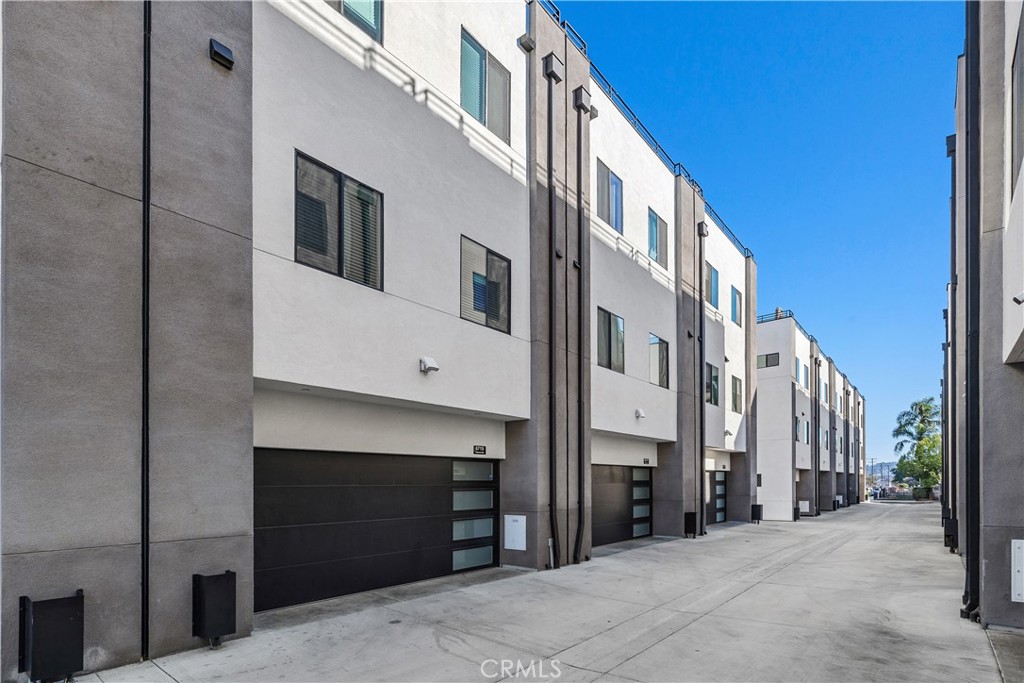 6719 Sepulveda Boulevard Van Nuys, CA 91406 - Photo 59 of 60 a view of a building with a street