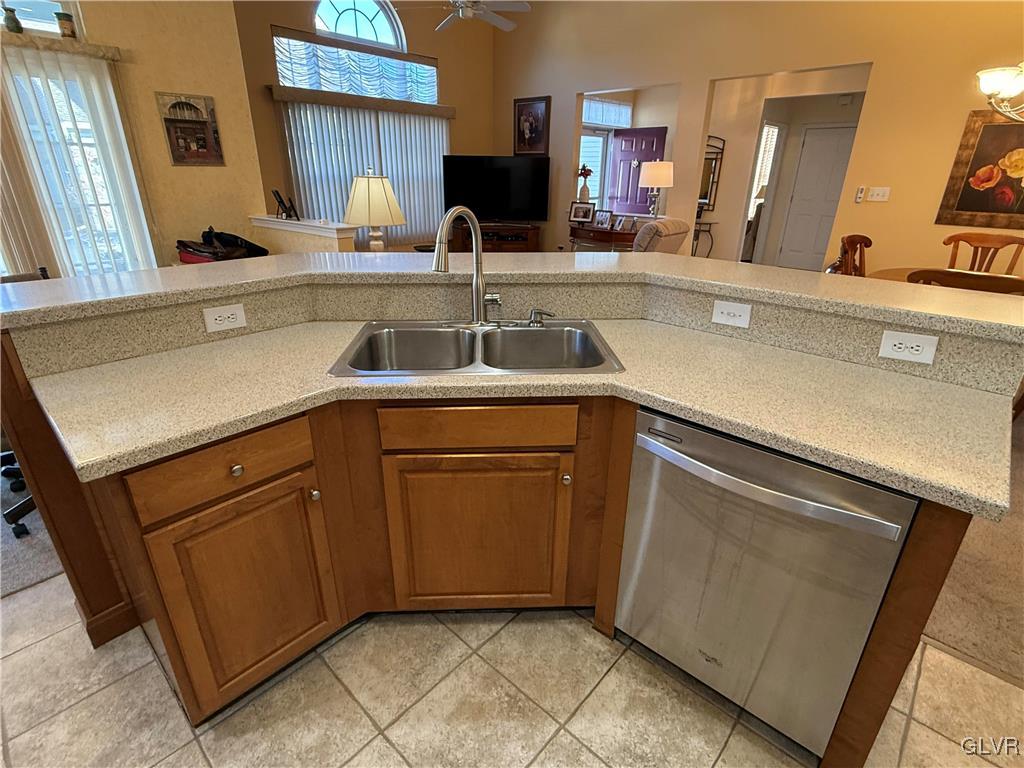 1847 Gregory Place Hellertown, PA 18055 - Photo 8 of 27 a kitchen with a sink and cabinets