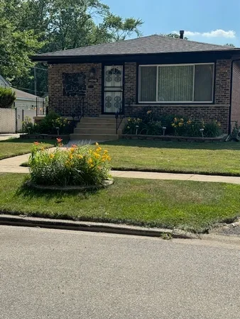 $209,500 | 14240 South Manistee Avenue, Burnham, IL 60633
