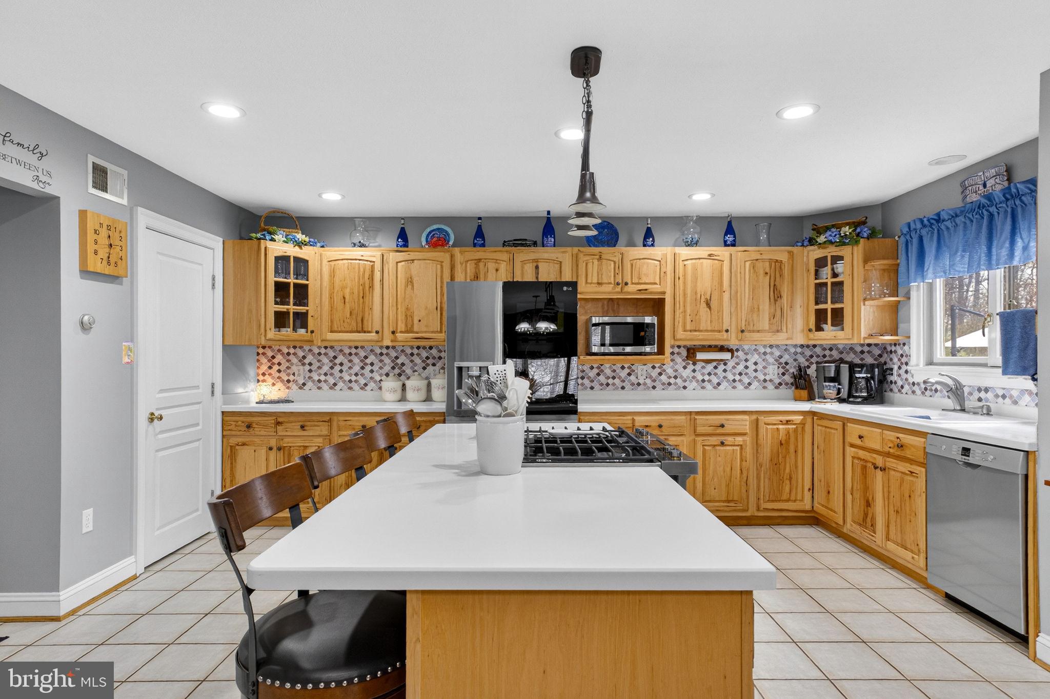 530 Laurel Grove Road Winchester, VA 22602 - Photo 14 of 109 Equipped w/ stainless appliances