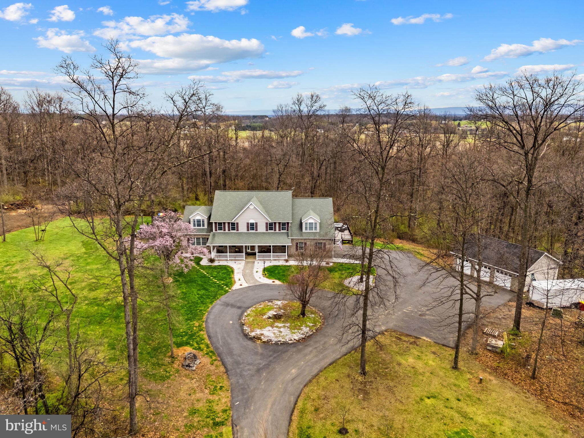 530 Laurel Grove Road Winchester, VA 22602 - Photo 4 of 109 Circular driveway makes entertaining easy!
