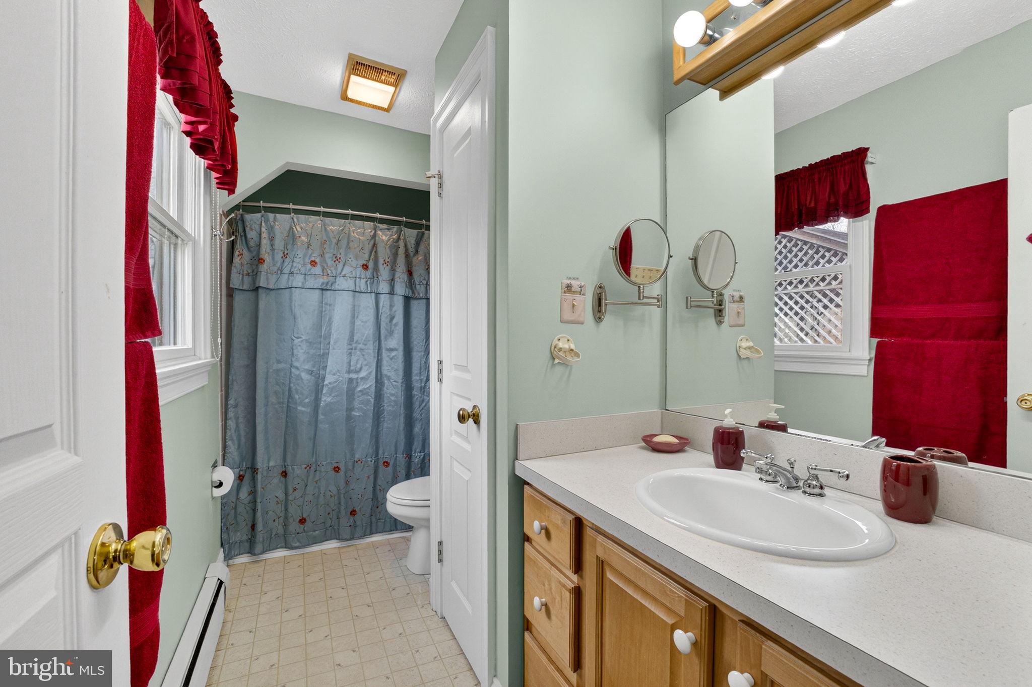 530 Laurel Grove Road Winchester, VA 22602 - Photo 75 of 109 Full bath in in-law suite w/ linen closet