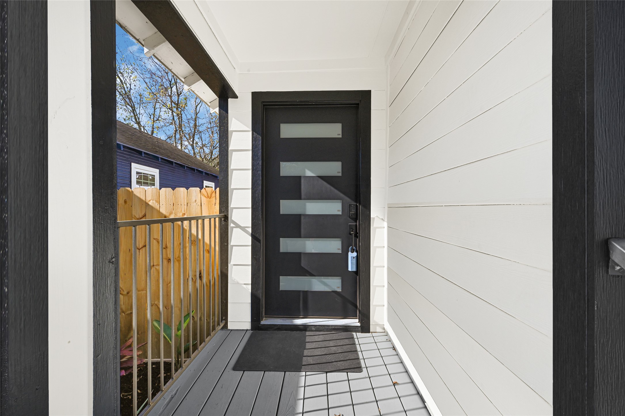 3510 Nagle Street Houston, TX 77004 - Photo 4 of 26 a view of a door and a window