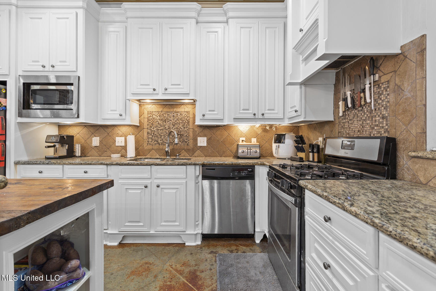 401 Emerald Trail Brandon, MS 39047 - Photo 10 of 29 401 Emerald Trail-13