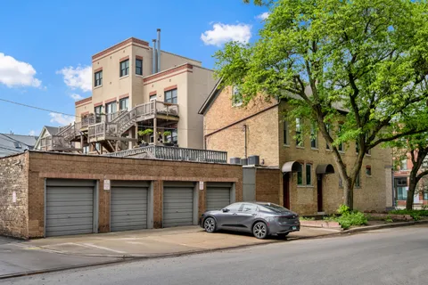 $1,799,000 | 1149 West Wellington Avenue, Chicago, IL 60657