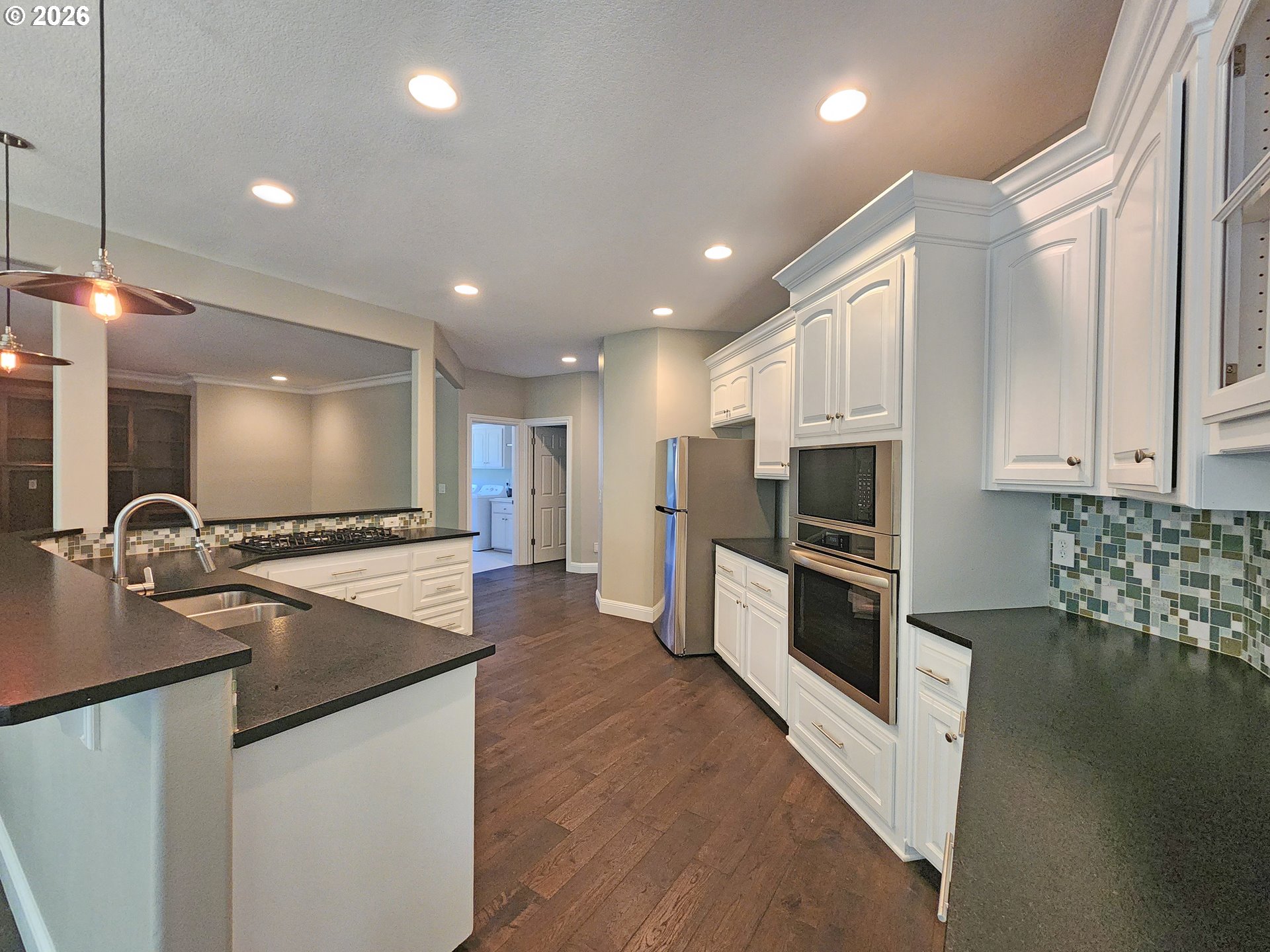 11376 Southeast Highland Loop Clackamas, OR 97015 - Photo 8 of 38