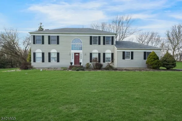 $699,000 | 2 Lauren Drive, Stewartsville, NJ 08886