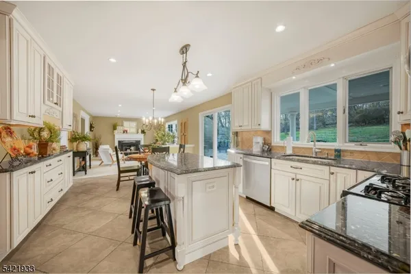 $699,000 | 2 Lauren Drive, Stewartsville, NJ 08886