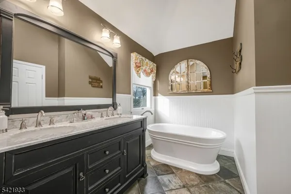 $699,000 | 2 Lauren Drive, Stewartsville, NJ 08886