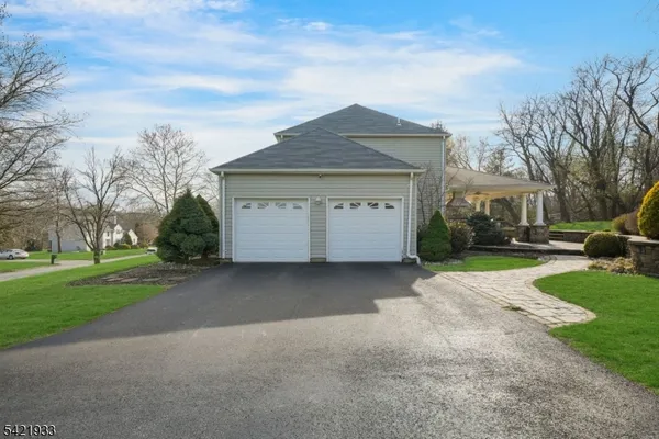$699,000 | 2 Lauren Drive, Stewartsville, NJ 08886