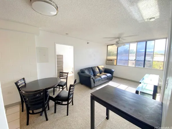 $1,950 | 329 California Avenue, Unit 206, Wahiawa, HI 96786