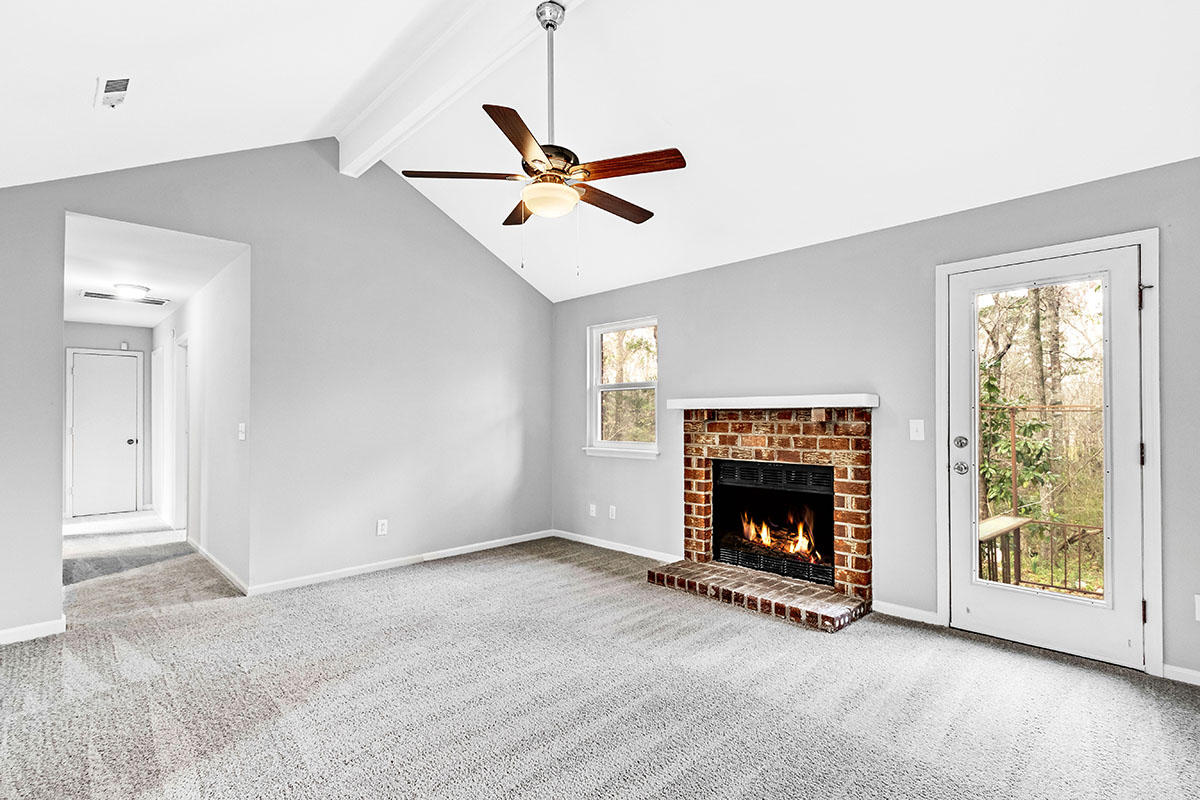154 Hummingbird Avenue Ladson, SC 29456 - Photo 5 of 21 5