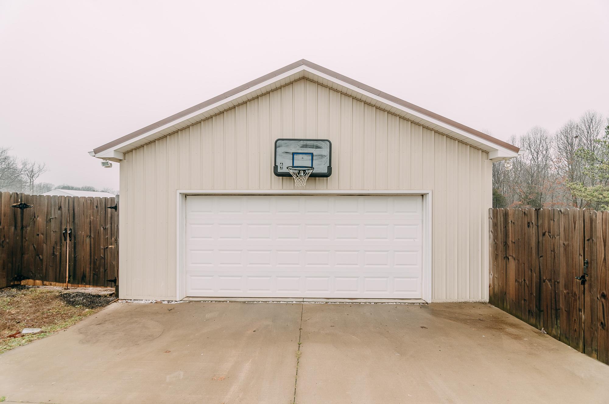 333 Blackey Bandy Road Bethpage, TN 37022 - Photo 4 of 17 DETACHED GARAGE WITH BASKETBALL HOOP READY FOR SOME PLAYERS!
