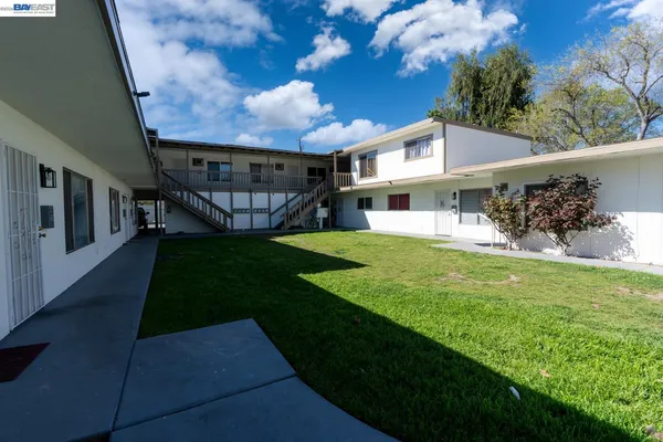 $2,499,999 | 132 West 18th Street, Merced, CA 95340