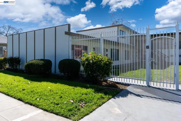 $2,499,999 | 132 West 18th Street, Merced, CA 95340