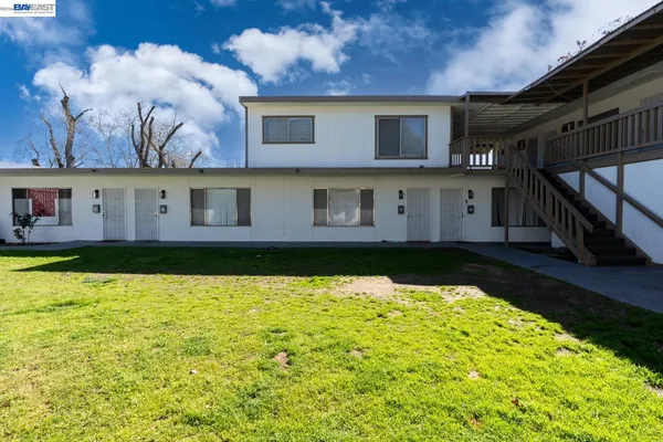 $2,499,999 | 132 West 18th Street, Merced, CA 95340