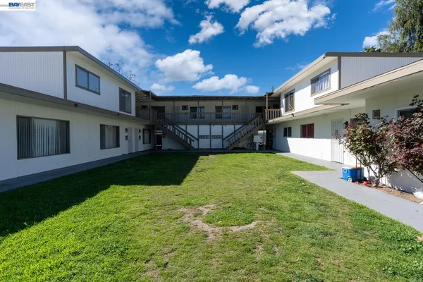 $2,499,999 | 132 West 18th Street, Merced, CA 95340