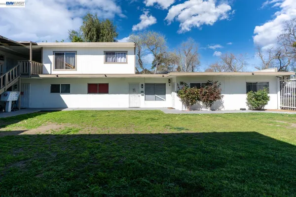 $2,499,999 | 132 West 18th Street, Merced, CA 95340