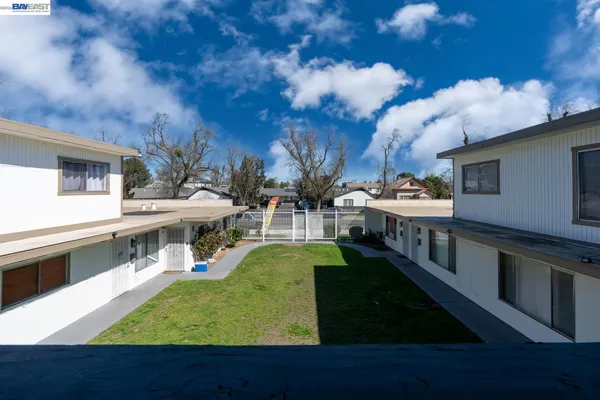 $2,499,999 | 132 West 18th Street, Merced, CA 95340