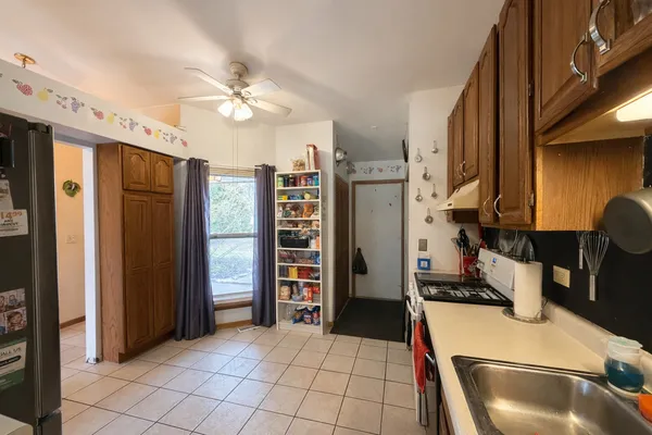 $335,000 | 1605 Powder Horn Drive, Algonquin, IL 60102