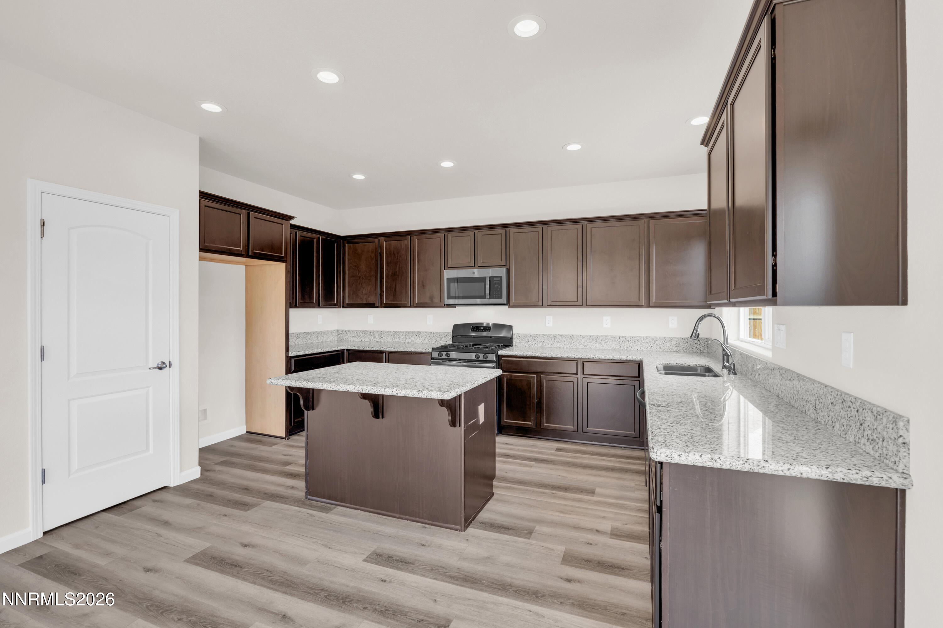 14360 Leiden Drive Reno, NV 89506 - Photo 13 of 30 13_img_5525