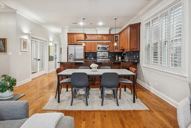 $750,000 | 3248 North Kenmore Avenue, Unit 3, Chicago, IL 60657