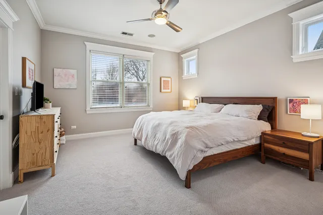 $750,000 | 3248 North Kenmore Avenue, Unit 3, Chicago, IL 60657