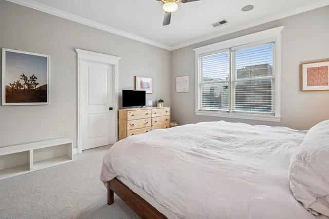 $750,000 | 3248 North Kenmore Avenue, Unit 3, Chicago, IL 60657