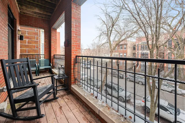 $750,000 | 3248 North Kenmore Avenue, Unit 3, Chicago, IL 60657