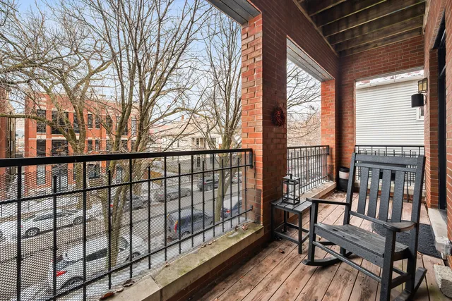 $750,000 | 3248 North Kenmore Avenue, Unit 3, Chicago, IL 60657
