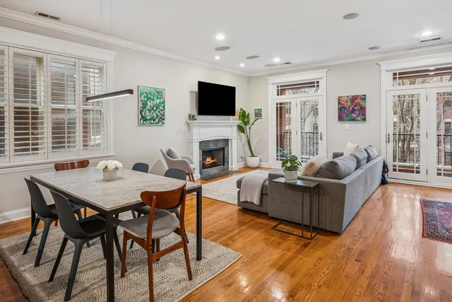 $750,000 | 3248 North Kenmore Avenue, Unit 3, Chicago, IL 60657