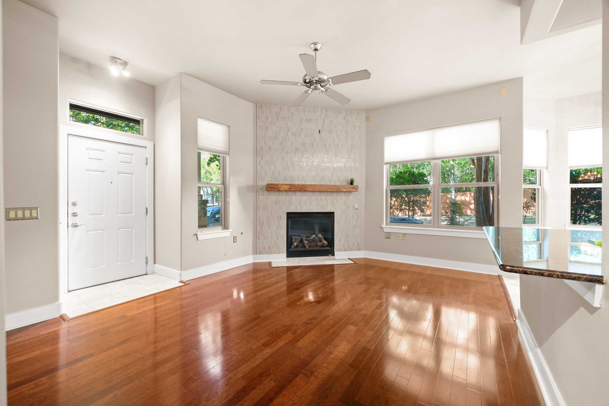 2216 Thornton Road, Unit 210 Austin, TX 78704 - Photo 3 of 27
