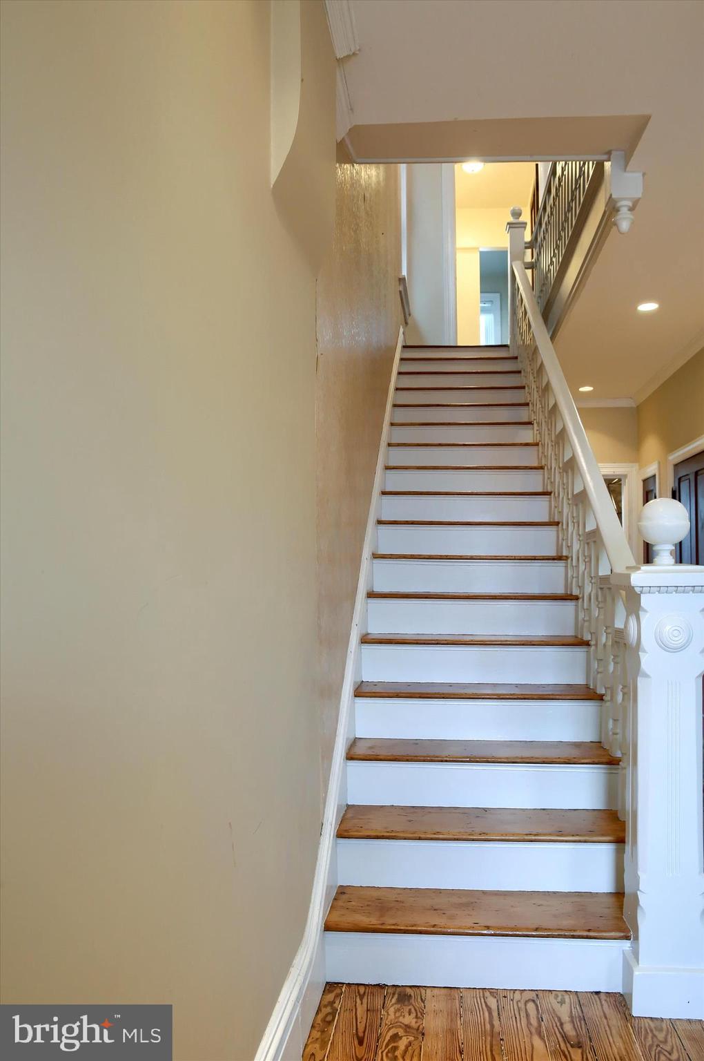 147 A Street Carlisle, PA 17013 - Photo 6 of 55 a view of entryway