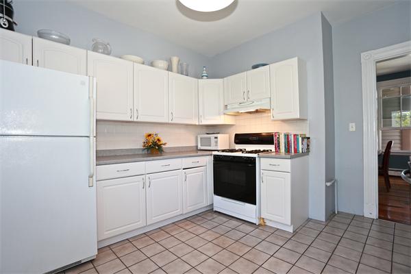 93 Walnut Street, Unit 3 Brookline, MA 02445 - Photo 20 of 26 Gallery Image 20