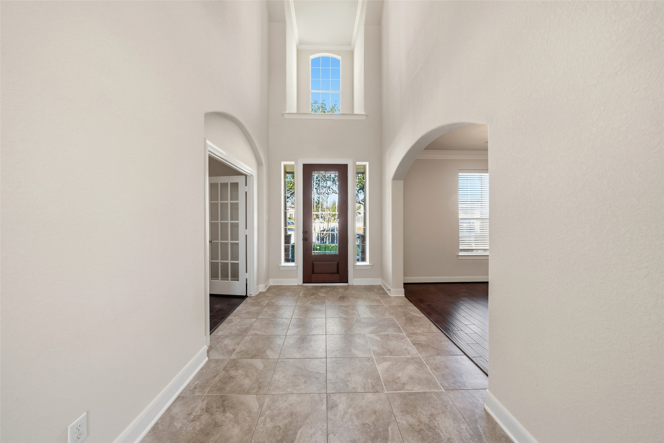 25802 Northcrest Drive Spring, TX 77389 - Photo 4 of 28 a view of hallway with windows